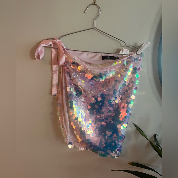 Miss Guided Sequin Festival Outfit - Picture 16 of 16